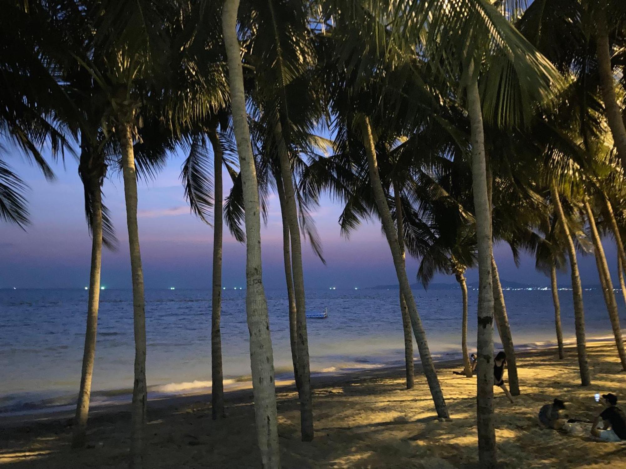 Hotel Max'S Beach House Pattaya Zewnętrze zdjęcie